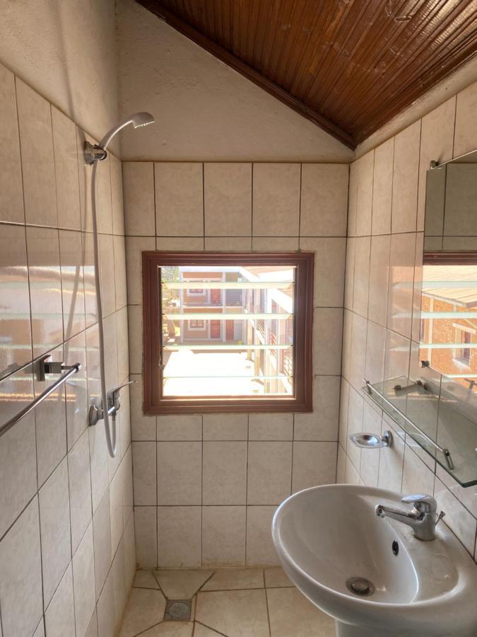 Lycee Picot De Cloriviere Dont Les Revenus Financent L'Education Des Eleves Apartment Антсирабе Екстериор снимка